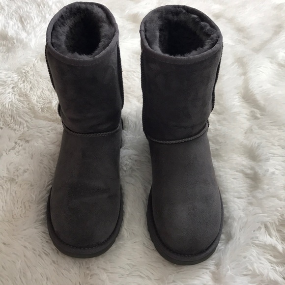 UGG Shoes - Short Gray UGGs